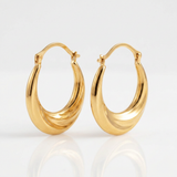 RCJ - 14k Yellow Gold Graduated Oval Hoop Earrings - One Size - Gold - View 2
